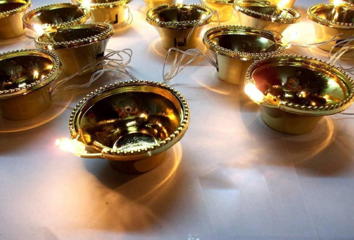 Premium Golden LED Diya String – 1 Wire with 10 Connected Diya