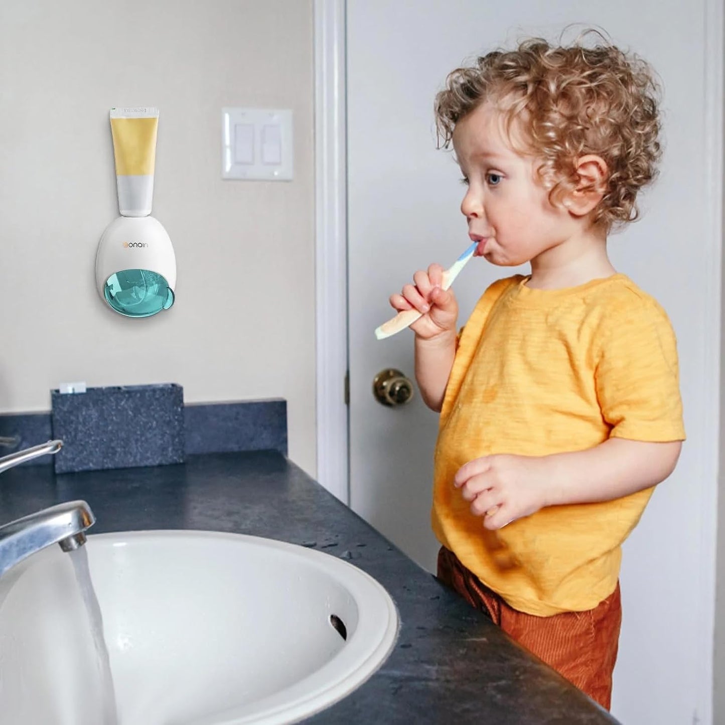 AUTOMATIC TOOTH PEST DISPENSER